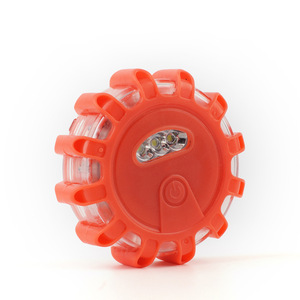 Venta al por mayor Tipo de batería USB Recargable Led Carretera Bengalas Seguridad Estroboscópico Intermitente Tráfico LED Advertencia Emergencia Flare Light V16 - Product Image 5
