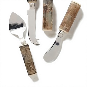 2026 Vente en gros de vaisselle personnalisée en acier inoxydable avec manche en corne : couteau à fromage, spatule, fourchette, ensemble à fromage, la meilleure vaisselle Star Crafts - Product Image 1