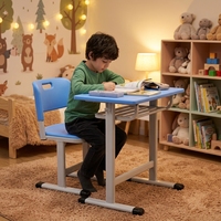 Mobilier scolaire, y compris les bureaux et les chaises pour étudiants, convient à l'étude à l'école et à la maison.