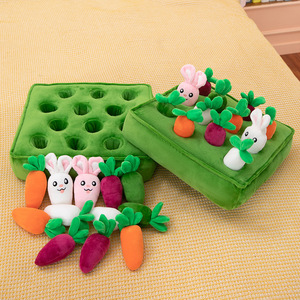 Popolare Giocattolo di Peluche con Design Coniglietto che Trafa la Carota, Tema Giardino, Morbido e Sicuro per Bambini, Adatto per Distributori - Product Image 4