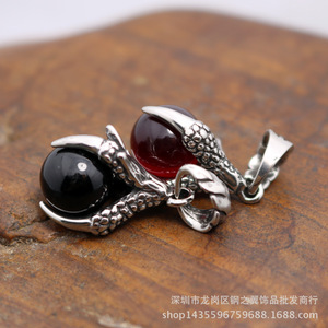 Colgante de garra de dragón de acero inoxidable yunnique con piedra preciosa negra, regalo de joyería temática para hombre - Product Image 4
