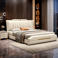 Lit rembourré en tissu capitonné vertical de luxe léger, lit king-size ou queen-size avec accents dorés, lit plateforme avec rangement et vérin hydraulique