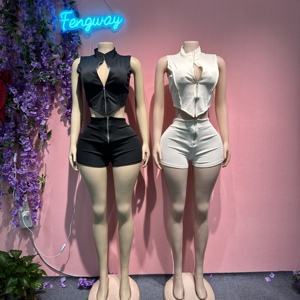 Nuovo Set di <span class=keywords><strong>Abbigliamento</strong></span> Femminile alla Moda, Top Aderente Tinta Unita e Pantaloncini <span class=keywords><strong>Sexy</strong></span> - Product Image 1