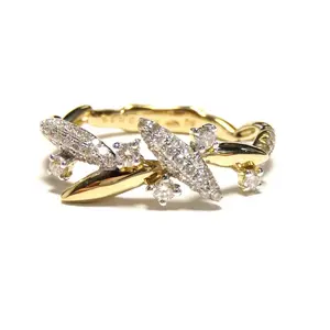 Grosir desain penuh seni kreasi terinspirasi dekorasi 18k emas padat kuning cincin pita tidak beraturan berlian asli untuk pernikahan pengantin