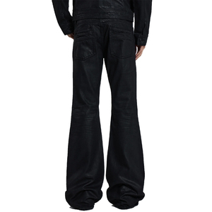 Jeans de mezclilla negros de corte acampanado para hombre, estilo casual, ajustados, con efecto apilado y revestimiento de cera, de fabricante de mezclilla. - Product Image 4