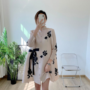 Abito Estivo Elegante con Stampa e Pieghe, Vestito Plissettato Versatile e Comodo, <span class=keywords><strong>Abbigliamento</strong></span> <span class=keywords><strong>Casual</strong></span> da Donna <span class=keywords><strong>Taglie</strong></span> <span class=keywords><strong>Forti</strong></span> - Product Image 1