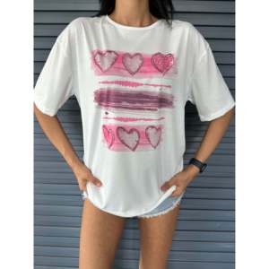 Camiseta Básica para Mujer con Estampado de Corazón, 100% Algodón Jersey, Transpirable, Manga Regular, Impresión Serigráfica - Product Image 4