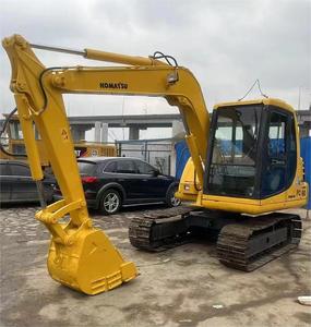 รถขุดขนาดเล็ก Komatsu PC60 มือสอง นำเข้าจากญี่ปุ่น คุณภาพดี ใช้งานได้เสถียร เหมาะสำหรับงานขุดดินในฟาร์ม และโครงการก่อสร้างขนาดเล็ก - Product Image 1
