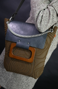 Borsa Tote da Donna in Materiale Mat-b, Design di Alta Gamma con Stampa Animalier, Fatta a Mano, Sostenibile, per Tutte le Stagioni, Lussuosa con Fodera in Cotone - Product Image 4