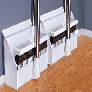 Vente en gros Lot de 3 balais pliants coupe-vent Balai, pelle à poussière et ensemble vadrouille - Product Image 3