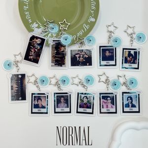 Kpop BT Merch: Llavero de acrílico de doble cara con foto de CD y accesorios para bolsos, ideal para fans del K-pop. - Product Image 1