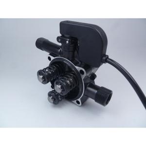 Bomba de Agua Portátil de Alta Presión de 220V para Uso Doméstico, Lavado de Autos, Ensamblaje de Cabezal de Bomba, Proceso de Limpieza con Agua Fría - Product Image 2