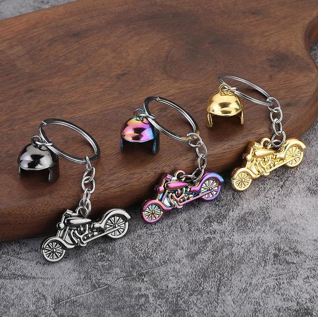 Wholesale Motorcycles Souvenir Helmet Round Shape Metal Keychain Off-Road Motorcycles Keychains Gifts