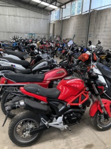 Motocicletta <span class=keywords><strong>Yamaha</strong></span> <span class=keywords><strong>150CC</strong></span> EFI Usata, Motore a Spazzole, <span class=keywords><strong>Moto</strong></span> da Strada a Benzina per Uomo, Modello Heavenly Sword JYM150-7 >80km/h - Product Image 6