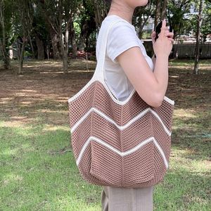 Sac fourre-tout d'été bohème en crochet, orné de fleurs, sac de plage tendance, sac à bandoulière portable - Product Image 4