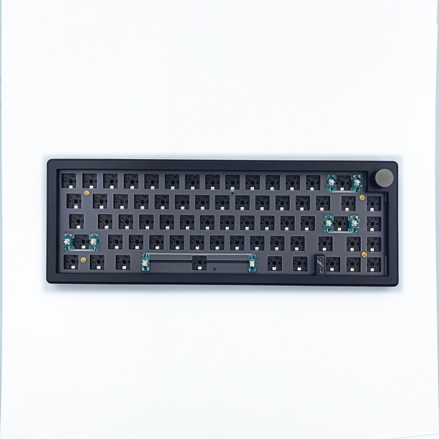 Wireless GMK67 Keyboard Kit DIY Customized Mechanical Gaming Keyboard With Media Knob Hot Swappable Kb