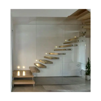 Escalier flottant sur mesure, design cantilever mural, marches en chêne massif, supports en acier cachés, garde-corps en verre trempé