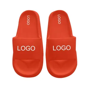 Nouvelles sandales unisexes avec LOGO personnalisé sandales plates pour hommes pantoufles d'extérieur antidérapantes pour femmes pantoufles de plage en EVA 2024