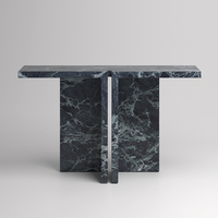 Table d'appoint en marbre veiné brut Dream Home, structure symétrique en dalle fendue, table d'appoint design en pierre pour projets résidentiels et villas
