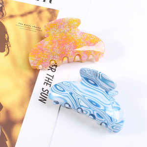 60 couleurs <span class=keywords><strong>2022</strong></span> printemps été <span class=keywords><strong>cheveux</strong></span> griffe femmes en gros mode 9cm gros <span class=keywords><strong>cheveux</strong></span> griffe épaisse coloré cellulose acétate <span class=keywords><strong>cheveux</strong></span> griffe - Product Image 3