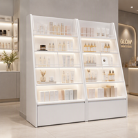 Vitrine de présentation de cosmétiques sur mesure avec revêtement en poudre, étagères réglables et conception 3D gratuite pour magasin de beauté