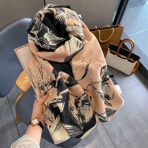 YX 2025 Herfst Nieuwe Stijl Retro Stijl Dames Volwassen Katoenen Sjaal Jacquard Sjaal Handgeschilderd 70x180cm - Product Image 1