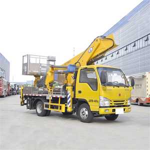 Camión con Plataforma Elevadora Amarilla, 4495 kg de Peso Total, Vehículo para Operaciones en Altura con Brazo Elevador y Cesta - Product Image 1