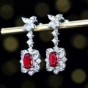 SGARIT Bijoux fins, boucles d'oreilles en or blanc 18 carats, rubis rouge pigeon naturel non chauffé de 1,38 ct, taille ovale, pour femmes, certificat AIGS - Product Image 3