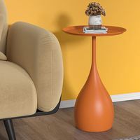 Table basse en fer forgé avec plateau en marbre, mobile et avec rangement, design minimaliste moderne de luxe léger