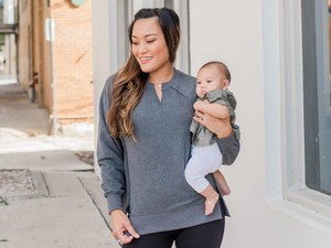 Felpa Oversize in Pile Spandex/Cotone per Allattamento Grigio Scuro con Cuciture a Vista, Top <span class=keywords><strong>Premaman</strong></span> Traspirante con Cerniere Oblique Nascoste - Product Image 5
