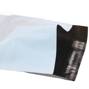 Sacs d'expédition en polyéthylène PE (LDPE & HDPE) blancs mats auto-adhésifs et imperméables pour vêtements - Product Image 5