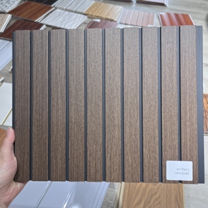 Panneaux de <span class=keywords><strong>plafond</strong></span> et de mur en PVC à grain de bois à bas <span class=keywords><strong>prix</strong></span> populaires en Chine - Product Image 2
