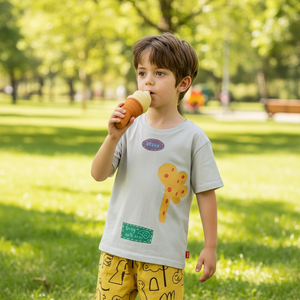 T-shirt respirant de style coréen OZKIZ T12, design simple et tendance pour garçons de 2 à 7 ans, vente en gros pour l'été - Product Image 3