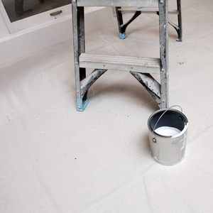 Lona Protectora Antideslizante Stay Put Canvas Plus de 4x12 Pies para Protección de Pisos - Product Image 6
