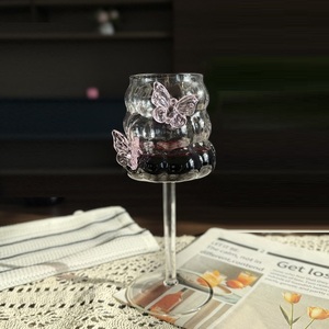<span class=keywords><strong>Verre</strong></span> à vin rouge transparent en forme de grappe avec motif papillon rose en relief pour fêtes, bars et restaurants - Product Image 3