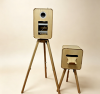 Station de photomaton en bois haut de gamme avec support d'imprimante compatible et personnalisable pour les événements