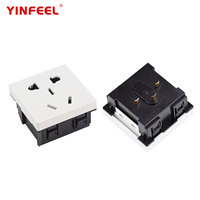 YINFEEL 10A 250V Enchufe múltiple universal empotrable con toma de corriente de CA de conexión rápida y autoprueba IP20 para estación de carga de escritorio/gabinete