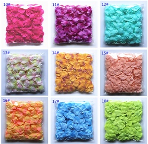 Pétales de <span class=keywords><strong>Rose</strong></span> en Soie de Mariage Pétales de Fleurs Artificielles en Soie pour Mariage Saint-Valentin Décoration de Chambre Décor de Fête - Product Image 3