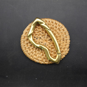Llavero creativo de latón macizo hecho a mano para llaves de coche y hebillas de cinturón - Product Image 1
