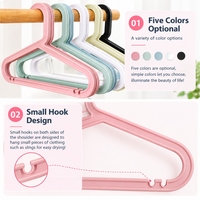 Cintre en plastique PP bon marché du fabricant pour vêtements pour bébés/enfants, organisateur de garde-robe fonctionnel pour installation suspendue