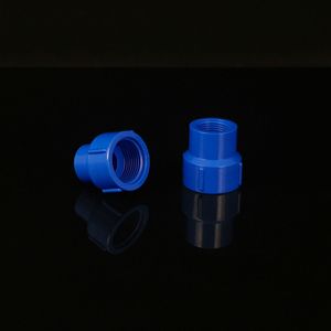 Conector Reductor Roscado de PVC 34x121x34 para Tuberías Industriales de Agua en Sistemas de Plomería - Product Image 3
