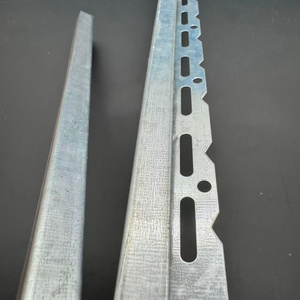 Renforce les bords des plaques <span class=keywords><strong>de</strong></span> plâtre avec une <span class=keywords><strong>bride</strong></span> perforée fixée encastrée au niveau du face <span class=keywords><strong>de</strong></span> la plaque. - Product Image 3