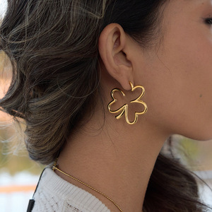 <b>Stud</b> <b>Earrings</b> Flower Shape Stainless Steel Women's Everyday Wear Gold Tone Geometric Design - Product Image 3