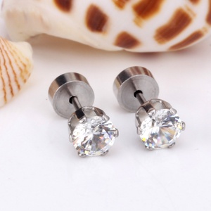 Boucles d'oreilles clous hibou en acier chirurgical vintage au design élégant, avec zircon noir, pour hommes et femmes - Product Image 6