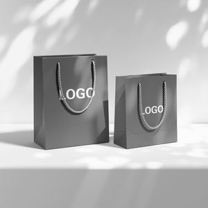 Sacs d'emballage pour vêtements en carton personnalisés de style boutique, tailles variées, durables, style classique avec logo, prix compétitif, sacs de shopping - Product Image 3