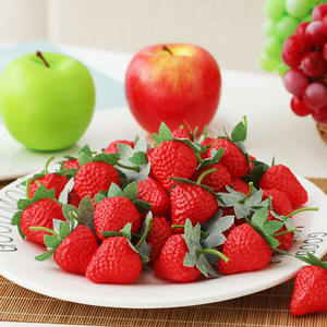 <span class=keywords><strong>Faux</strong></span> fruits en plastique <span class=keywords><strong>fraise</strong></span> pour la décoration accessoires réalistes décor à la maison réaliste fruits artificiels décoratifs pour l'affichage - Product Image 5