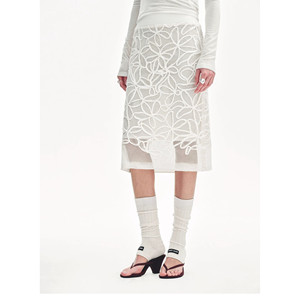 Falda Recta de Acetato con Lentejuelas Bordadas, Modelo "Sueño de Verano" - Product Image 3