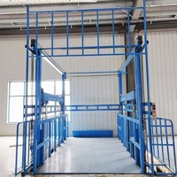 Ascenseur à marchandises personnalisable de 300 kg, 500 kg, 1000 kg, élévateur de fret pour entrepôt avec certification CE ISO