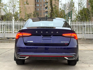 Voiture d'occasion <span class=keywords><strong>Skoda</strong></span> <span class=keywords><strong>Octavia</strong></span> PRO Premium 2021, faible kilométrage, quatre portes, cinq places, essence, automatique, turbo, toit ouvrant foncé, conduite à gauche - Product Image 6