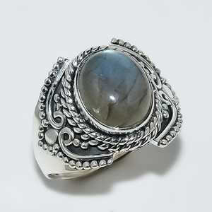 Anillo de Labradorita en Plata de Ley 925 con Destello Azul - Anillo Solitario Redondo y Audaz - Product Image 6